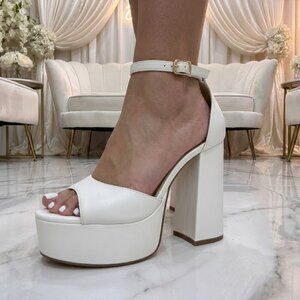 NWT X2B White Platform Chunky Block Heels - 5" Heel, 2" Platform Sandals